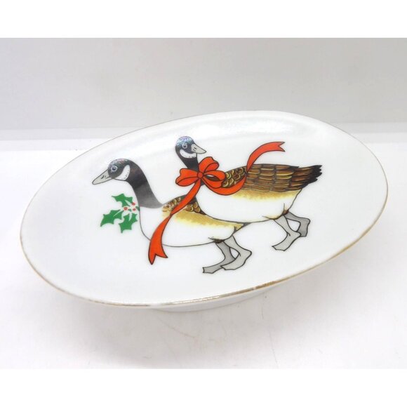 Vtg. Porcelain Christmas Geese Soap Dish with Gold Trim preowned - Picture 1 of 4